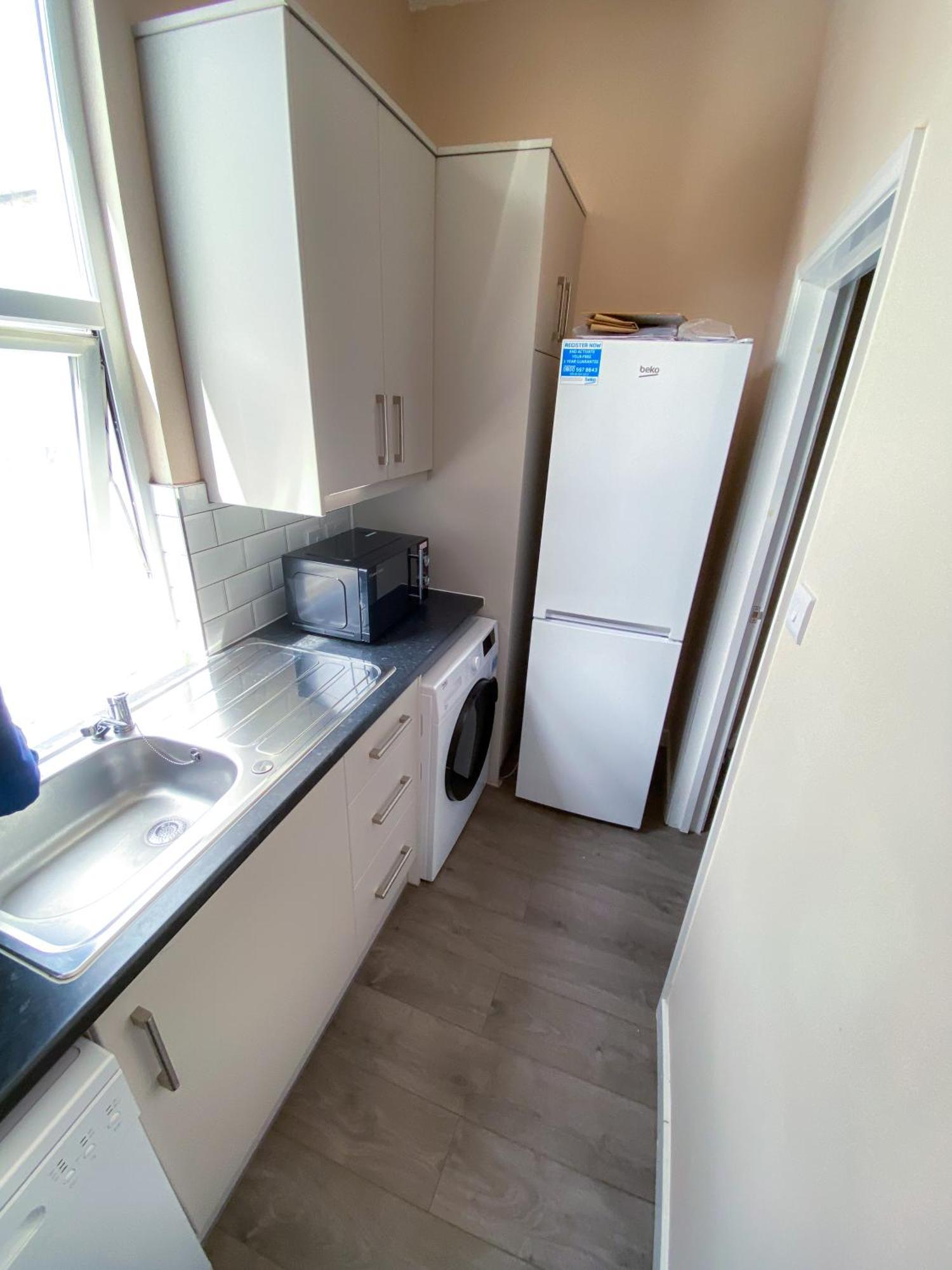 Modern 1 Bedroom Flat In Wood Green London Bagian luar foto