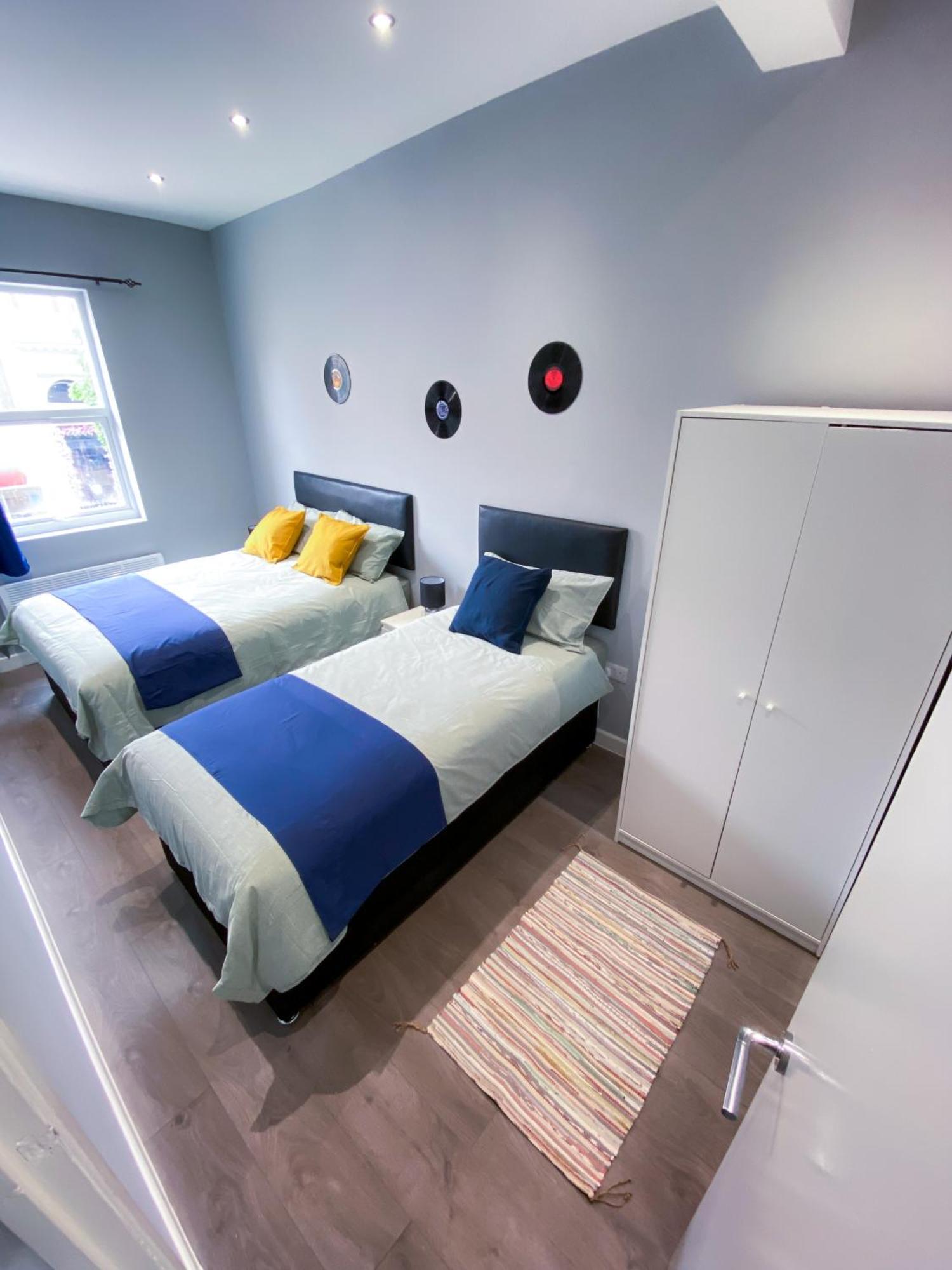Modern 1 Bedroom Flat In Wood Green London Bagian luar foto