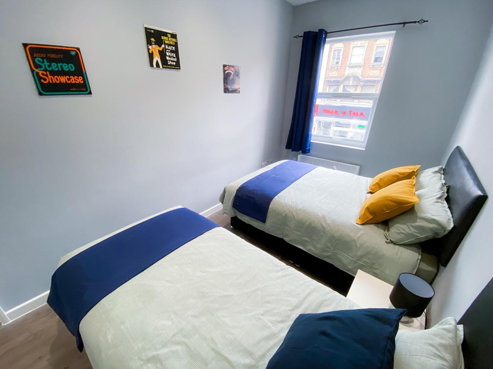 Modern 1 Bedroom Flat In Wood Green London Bagian luar foto