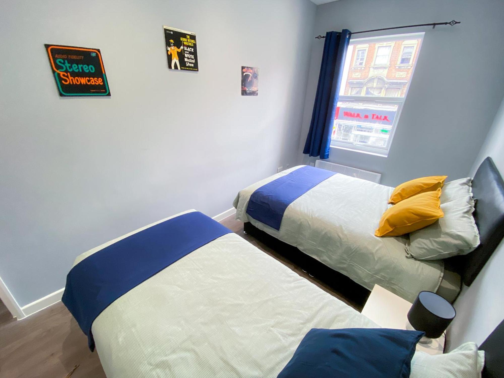Modern 1 Bedroom Flat In Wood Green London Bagian luar foto
